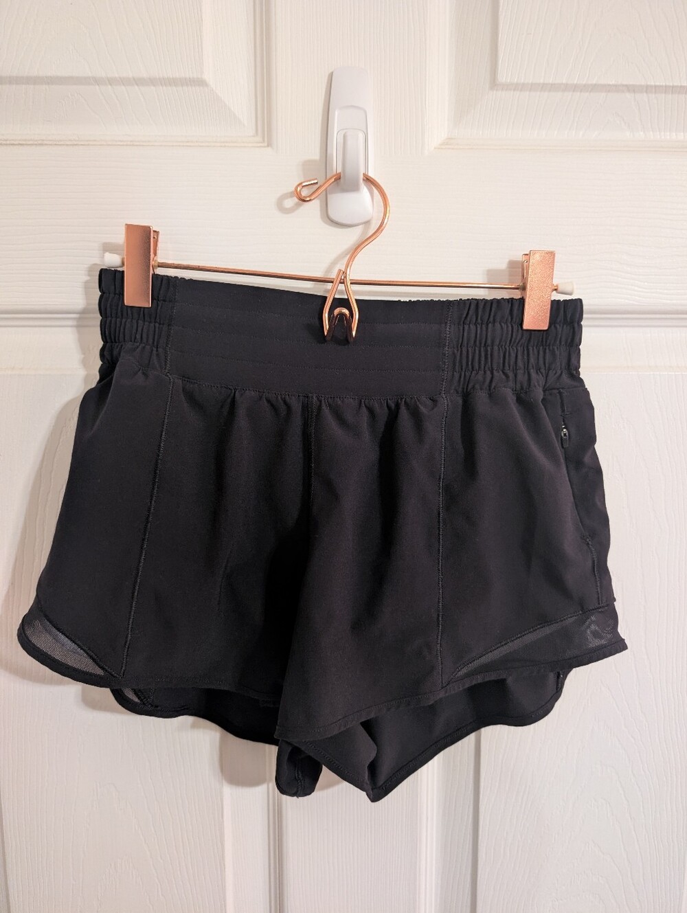 Lululemon Womens Hotty Hot Shorts Black Run W7AYYR 2.5" Yoga Active Size 4
